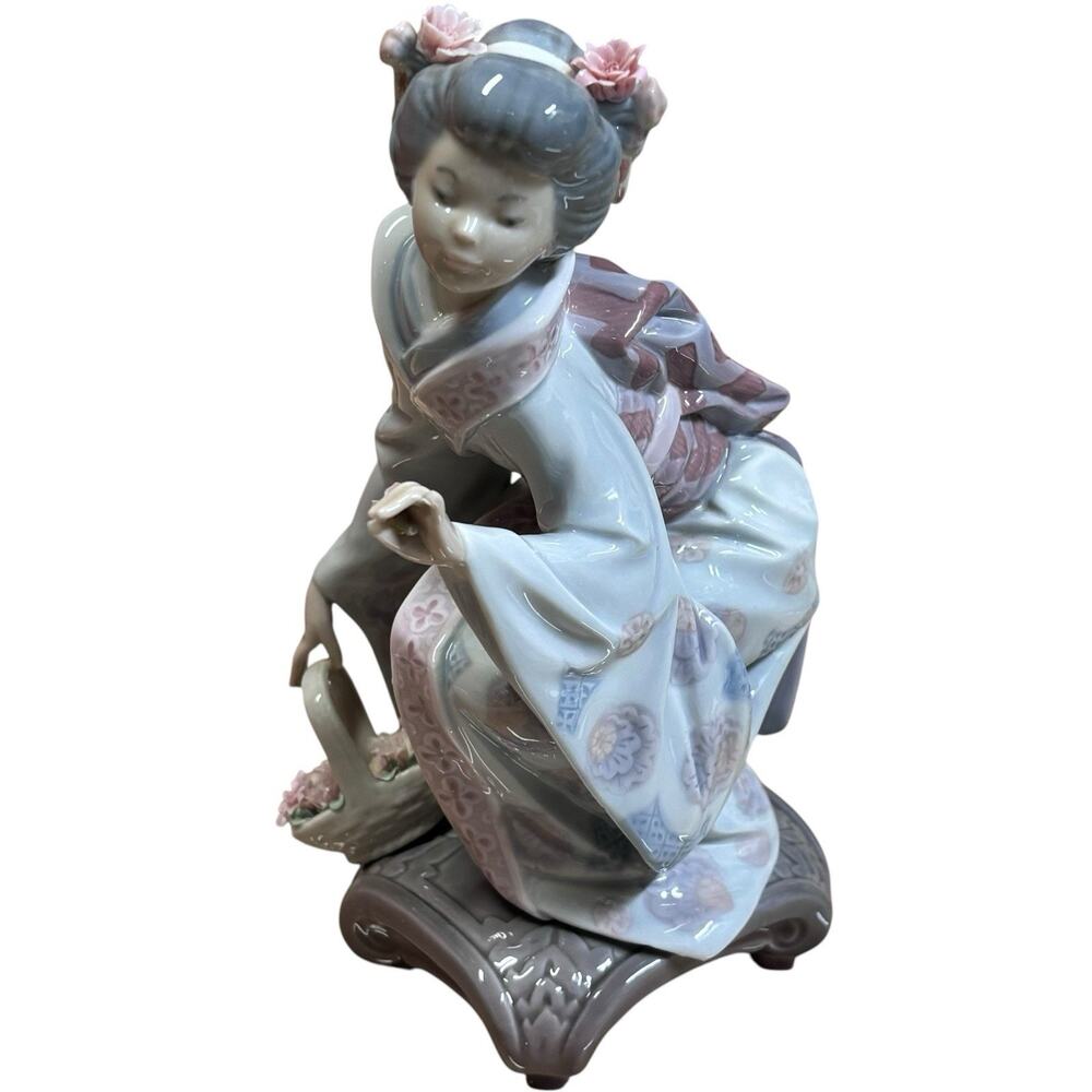 Lladro Spain 1448 Yuki Japanese Geisha Girl w/ Flower Basket Porcelain Figurine*